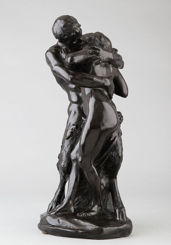Jules Dalou (1838-1902), "Le Baiser du faune", bronze à patine noire, fonte Hébrard, haut. 41,5 cm, sculptures - galerie Tourbillon, Paris