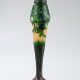Daum, Vase à plaquettes à décor de Prunelles, Haut. 31 cm. sculptures, verreries - galerie Tourbillon, Paris
