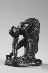 Jules Dalou (1838-1902), "Arracheuse de pommes de terre", bronze à patine marron rouge nuancé, fonte Susse, haut. 8,4 cm, sculptures - galerie Tourbillon, Paris