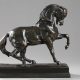 Antoine-Louis Barye (1796-1875), "Cheval turc", bronze à patine brun très nuancé, fonte Barbedienne, haut. 18,5 cm - sculptures - Galerie Tourbillon, Paris