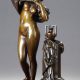 James Pradier (1790-1852), "Femme ôtant sa chemise", bronze à patine marron très nuancé, fonte Soyer et Inge, haut. 28,5 cm, sculptures - galerie Tourbillon, Paris