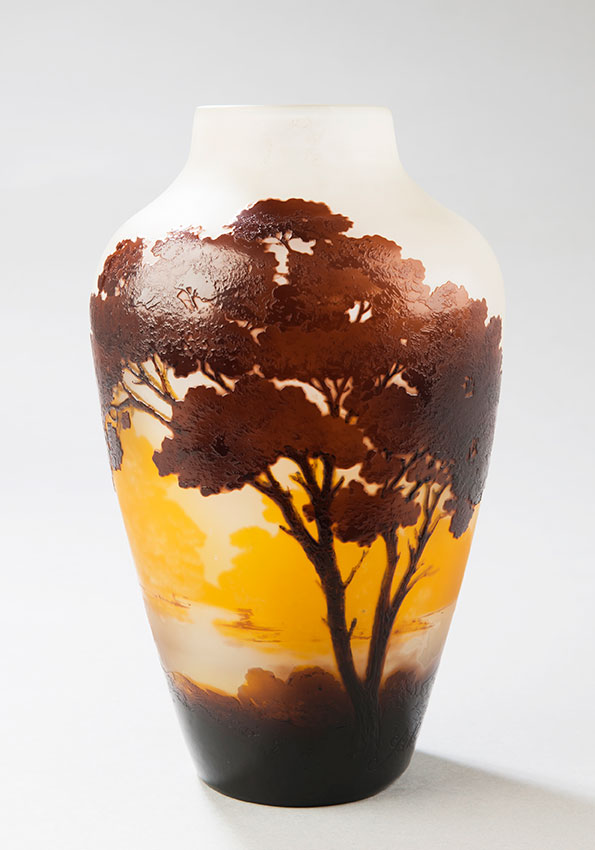 Ets. Gallé, Vase à décor de Paysage lacustre, Haut. 22 cm. sculptures, verreries - galerie Tourbillon, Paris