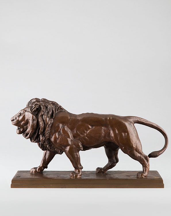 Antoine-Louis Barye (1796-1875), "Lion qui marche", bronze à patine marron clair, fonte Barbedienne, Cachet Or, long. terrasse 39,2 cm, sculptures - galerie Tourbillon, Paris