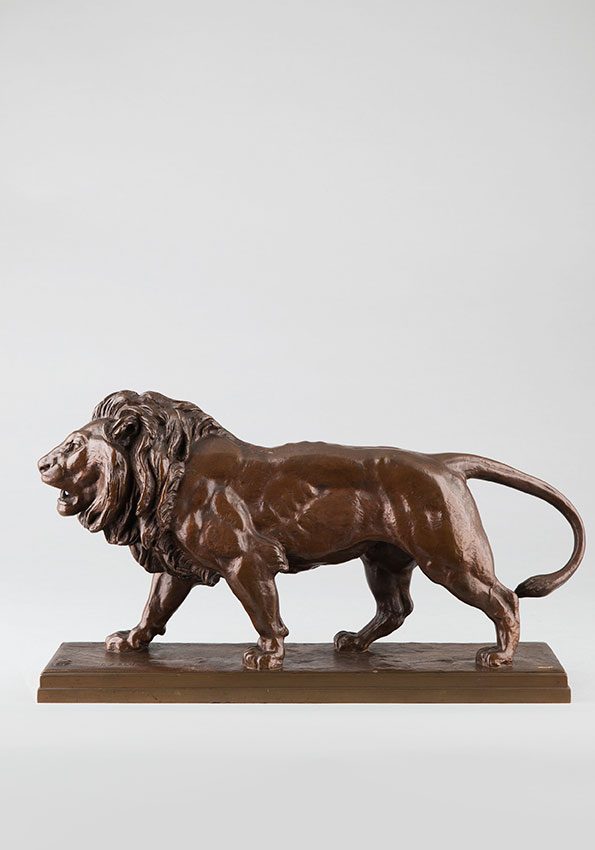 Antoine-Louis Barye (1796-1875), "Lion marchant", bronze à patine marron clair, fonte Barbedienne, Cachet Or, long. terrasse 39,2 cm, sculptures - galerie Tourbillon, Paris