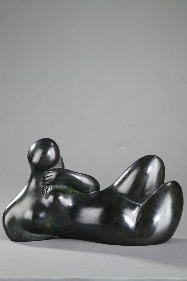 Baltasar Lobo (1910-1993), "Femme à la natte", bronze à patine vert brun foncé nuancé, fonte Susse, n°2/8, long. 21,8 cm. "Woman wearing a braid", sculptures - galerie Tourbillon, Paris
