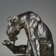 Thierry van Ryswyck (1911-1958), "Panthère se léchant la patte", bronze à patine brun vert nuancé, fonte Susse, haut. 24,5 cm, sculptures - galerie Tourbillon, Paris