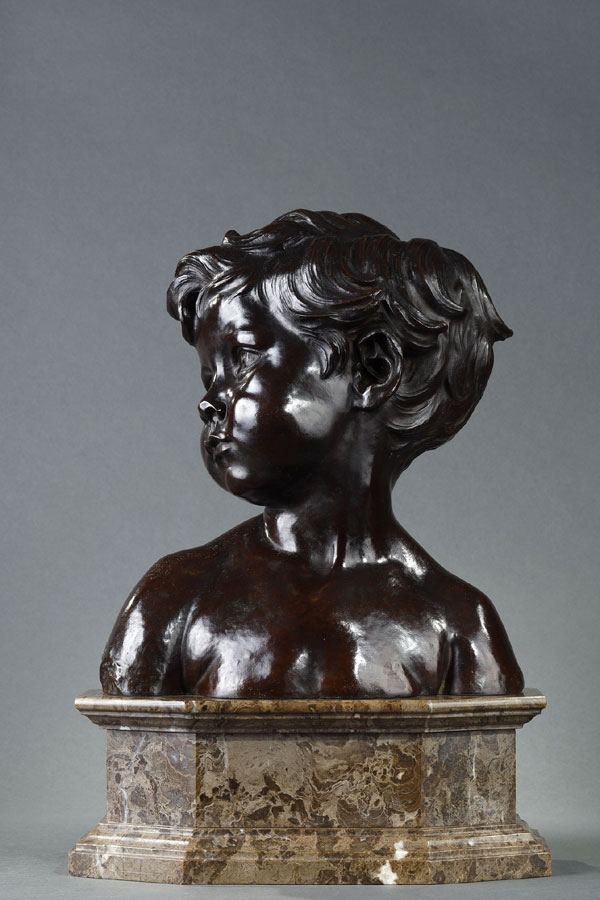 Jules Dalou (1838-1902), Buste d'enfant, bronze à patine brun foncé, fonte Hébrard, socle en marbre, haut. totale 41 cm, sculptures - galerie Tourbillon, Paris