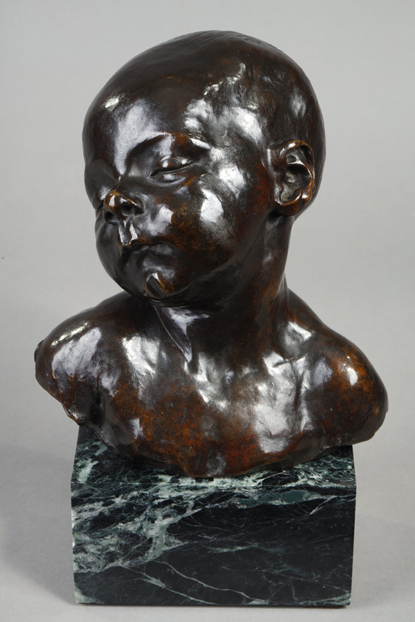 Jules Dalou (1838-1902), "Buste de bébé endormi", bronze à patine brun foncé nuancé, fonte Hébrard, socle marbre vert, haut. totale 26 cm, sculptures - galerie Tourbillon, Paris