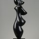 Baltasar Lobo (1910-1993), "Face au vent, bras levé", bronze à patine noire, fonte Susse, haut. avec le socle 33 cm, sculptures - galerie Tourbillon, Paris