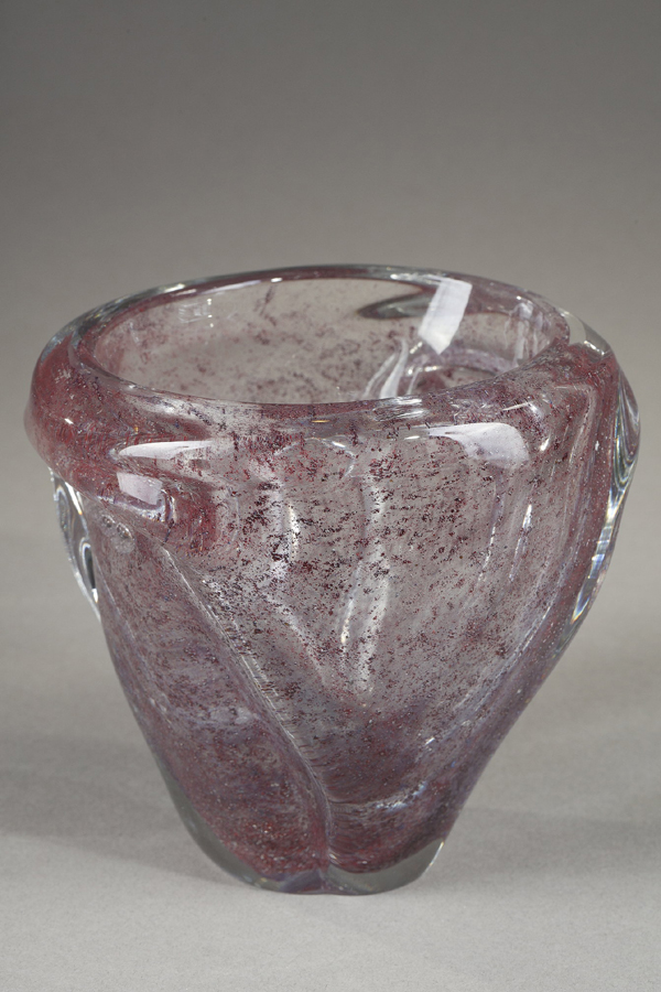 André Thuret (1898-1965), vase en verre, haut. 12,7 cm. glass vase sculptures et pâtes de verre - galerie Tourbillon, Paris