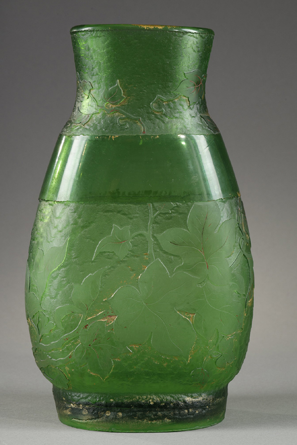 Ernest Léveillé (1841-1913), Vase au lierre, Haut. 27,5 cm. sculptures, verreries - galerie Tourbillon, Paris
