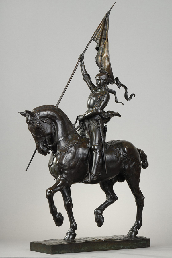 Emmanuel Fremiet (1824-1910), "Jeanne d'Arc équestre", bronze à patine brun-vert foncé, fonte Barbedienne, haut. 72 cm, sculptures - galerie Tourbillon, Paris