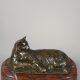 Théophile-Alexandre Steinlen (1859-1923), "Chat couché", bronze à patine brun nuancé, fonte ancienne, long. socle 25,4 cm, sculptures - galerie Tourbillon, Paris