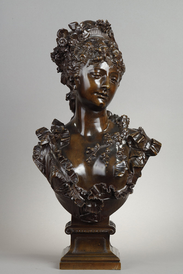 Albert-Ernest Carrier-Belleuse (1824-1887), Buste de Jeune femme au diadème, bronze à patine marron foncé nuancé, haut. 55 cm, sculptures - galerie Tourbillon, Paris